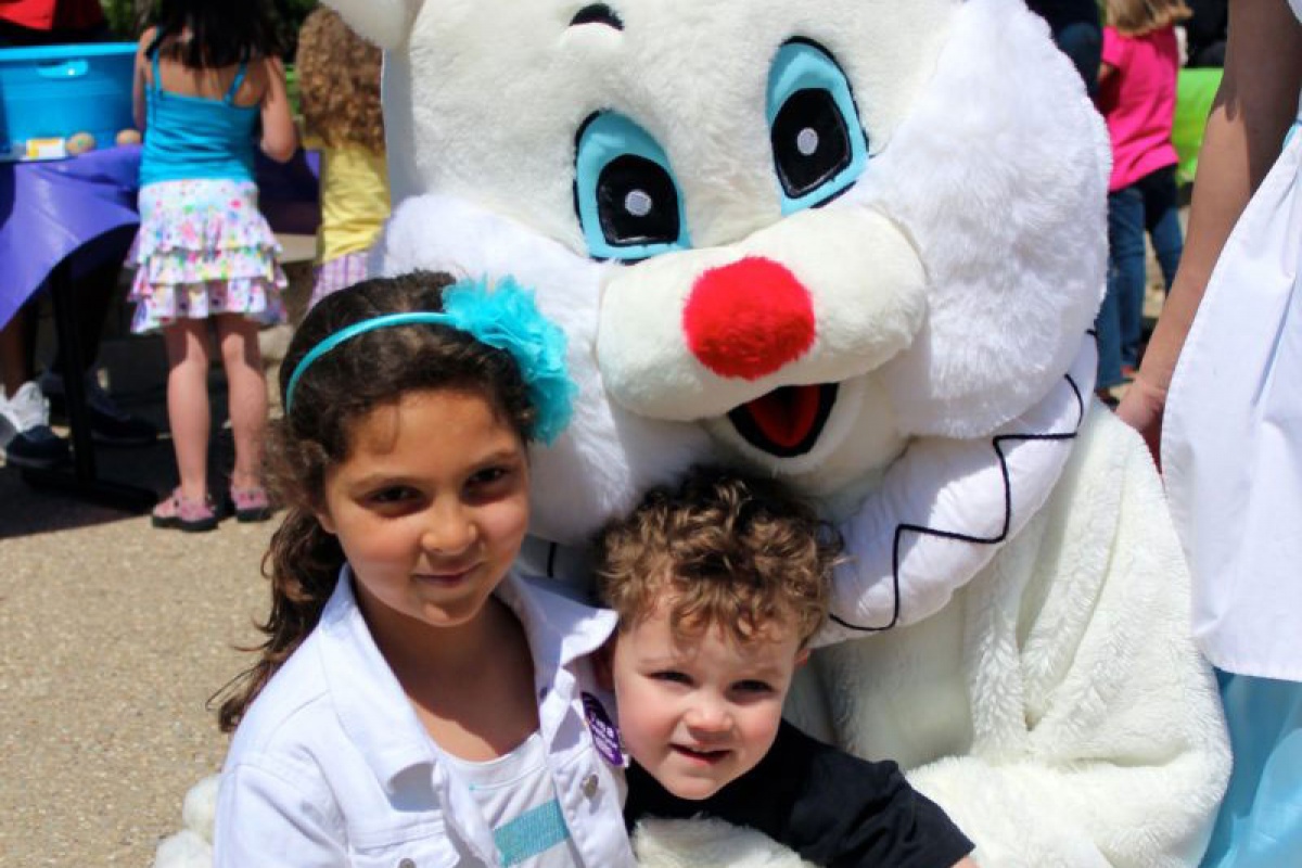 Visit with the Bunny at The Magic House + Bunny Town | stlparent.com